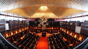 திரு. தேஷாபந்து டென்னகூனை இன்ஸ்பெக்டர் ஜெனரல் பதவியில் இருந்து அகற்றுவதற்கான தீர்மானம் பாராளுமன்றத்தில் பெரும்பான்மை வாக்குகளால் நிறைவேற்றப்பட்டது